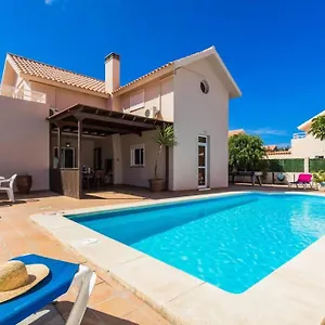 https://villa-michelle-corralejo.in-canary-islands.com